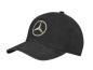 Preview: Schwarze Cap mit beige-goldenem Mercedes-Stern-Logo auf der Vorderseite, geschwungener Schirm und hochwertiges Baumwollmaterial.