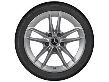 Preview: 5 Doppelspeichen Felge 16 Zoll A/B/CLA-Klasse Baureihe W177/W247/C118   A17740101007X45 Preview: Frontansicht einer originalen Mercedes-Benz Leichtmetallfelge mit montiertem Reifen. Zehn-Speichen-Design in Silber mit zentralem Mercedes-Benz Logo, passend für A- und B-Klasse.