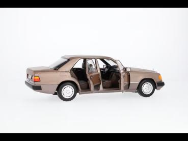 Preview: 230 E W 124 (1989-1993), Limousine B66040697