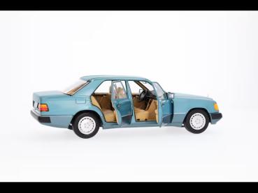 Preview: 230 E W 124 (1989-1993), Limousine B66040698