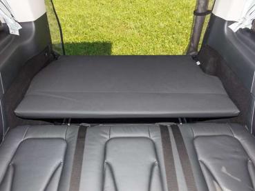 Preview: Detailaufnahme des strapazierfähigen Materials des BRANDRUP Schutzbezugs, welches Tierkrallen widersteht.