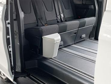 Preview: Mülleimer für den Mercedes-Benz Marco Polo Camper Preview: Eleganter Mülleimer mit 6 Litern Füllkapazität, passend zum Design des Mercedes-Benz Marco Polo.