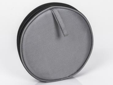 Preview: Praktischer Hundenapf mit 2 Silikonnäpfen: Perfekt für Futter und Wasser unterwegs. Leicht, stilvoll und platzsparend. Entdecken Sie die Qualität von neils-und-kraft.shop und bestellen Sie jetzt.