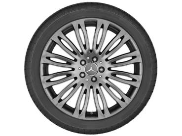 Original Mercedes-Benz Vielspeichen-Leichtmetallrad in 20 Zoll für die Hinterachse der S-Klasse W222 in Himalaya Grau, glanzgedreht – Artikelnummer A22240118027756 Original Mercedes-Benz Vielspeichen-Leichtmetallrad in 20 Zoll für die Hinterachse der S-Klasse W222 in Himalaya Grau, glanzgedreht – Artikelnummer A22240118027756