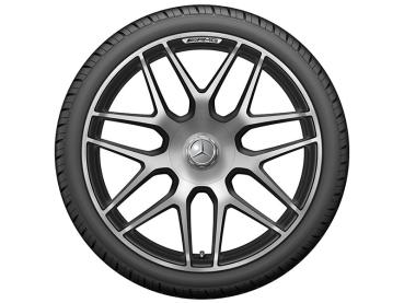 Original AMG Schmiederad 22 Zoll im Kreuzspeichen-Design in Schwarz Matt für Mercedes-Benz G-Klasse BR 463, Ansicht der mattschwarzen Leichtmetallfelge in Seitenperspektive Original AMG Schmiederad 22 Zoll im Kreuzspeichen-Design in Schwarz Matt für Mercedes-Benz G-Klasse BR 463, Ansicht der mattschwarzen Leichtmetallfelge in Seitenperspektive