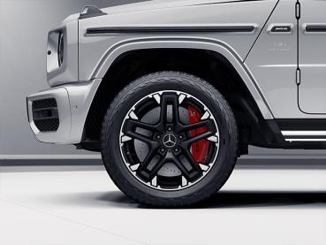 AMG Kreuzspeichen-Leichtmetallfelge in 20 Zoll, schwarz matt, passend für Mercedes-Benz G-Klasse BR463, Vorder- und Hinterachse, Artikelnummer A46340137007X71 AMG Kreuzspeichen-Leichtmetallfelge in 20 Zoll, schwarz matt, passend für Mercedes-Benz G-Klasse BR463, Vorder- und Hinterachse, Artikelnummer A46340137007X71