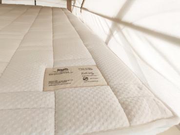 Preview: Dormiente Naturlatexmatratze Mercedes Marco Polo Dachbett Ansicht Herstellerlabel