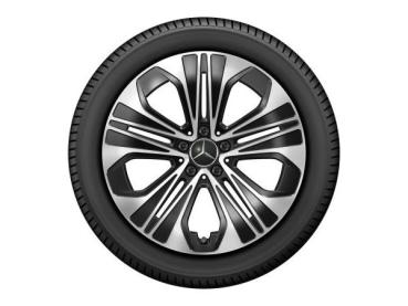 5-Speichen-Rad Schwarz Glanzgedreht 245/45 R19 102H XL Pirelli P Zero Winter MO