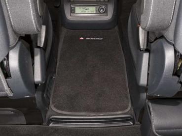 Preview: Schwarzer Brandrup Veloursteppich – rutschfester und pflegeleichter Innenraumschutz