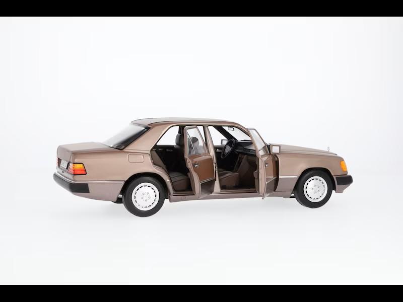 230 E W 124 (1989-1993), Limousine B66040697