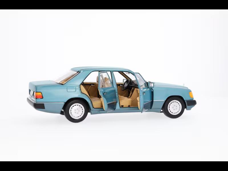 230 E W 124 (1989-1993), Limousine B66040698