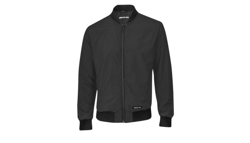 Schwarzer AMG Herren-Blouson in Slim Fit-Passform, mit elegantem Design und Rippdetails an Kragen, Ärmeln und Saum, frontal dargestellt.