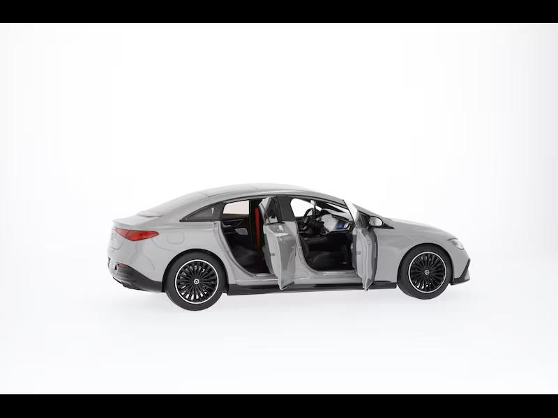 Mercedes-Benz EQE Modellauto 1:18 – Präzise Nachbildung