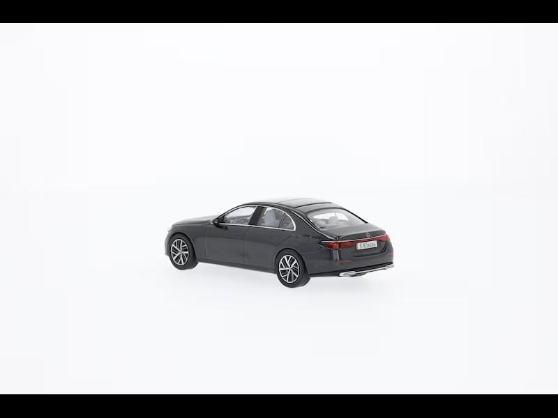 Mercedes-Benz E-Klasse Modell – Präzision in Miniatur