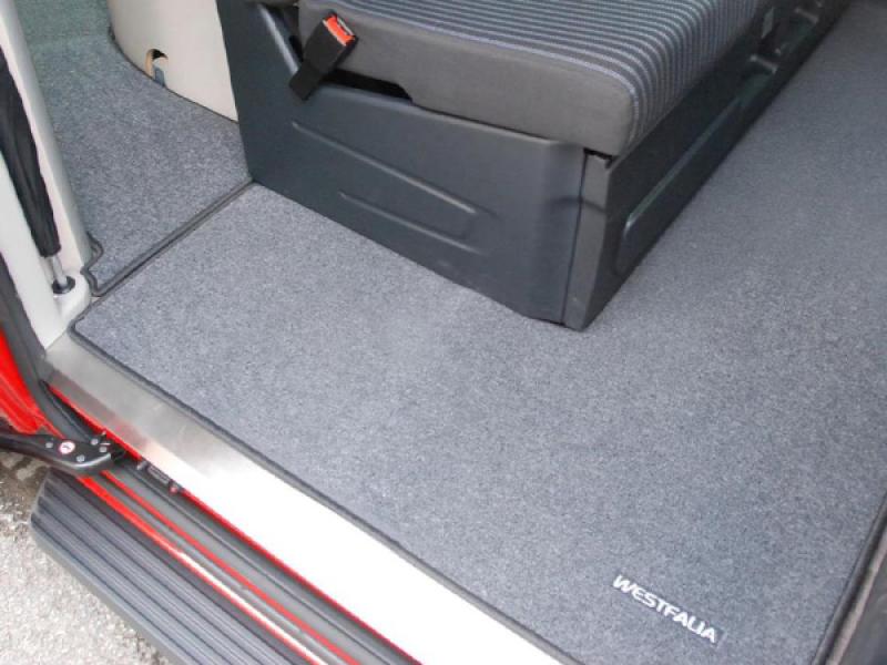 Westfalia Nugget Plus Active Limited Teppichboden Fahrgastraum schwarz