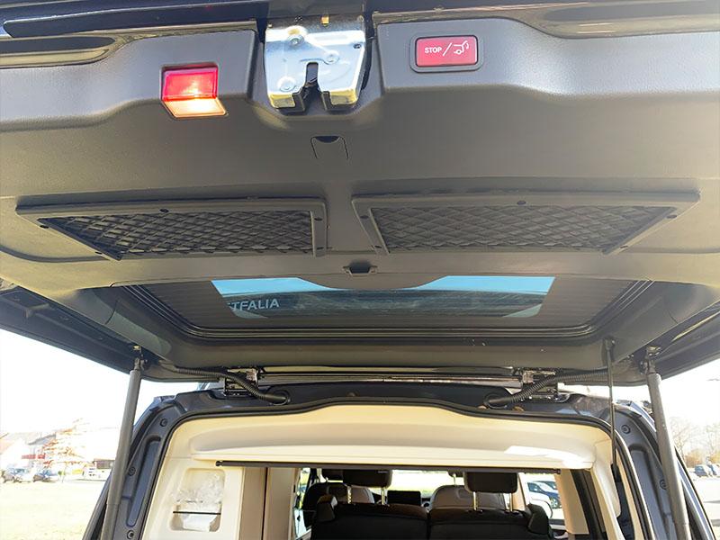 Mercedes-Benz Marco Polo Aufbewahrungsnetz montiert Mercedes-Benz Marco Polo Aufbewahrungsnetz montiert