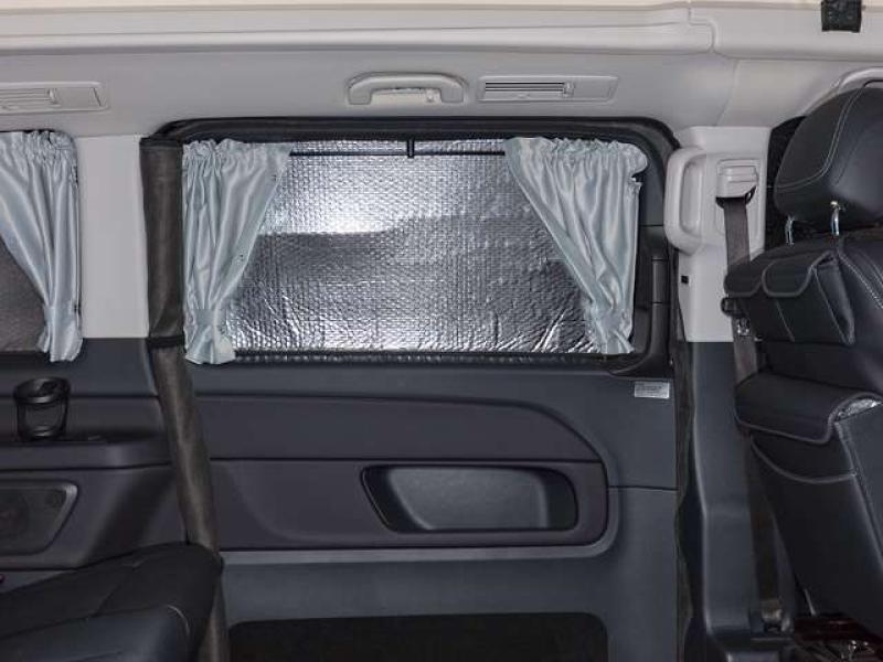 Bild von BRANDRUP ISOLITE Inside am Fenster eines Mercedes-Benz V-Klasse. Bild von BRANDRUP ISOLITE Inside am Fenster eines Mercedes-Benz V-Klasse.