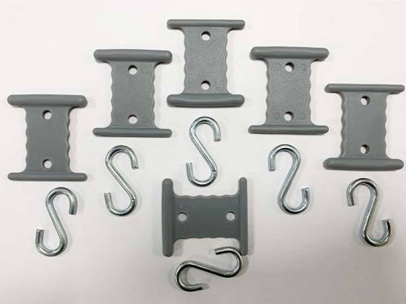 Ein Set von sechs Markisenaufhängern, perfekt geeignet für Kederschienen mit 5 mm und 7 mm Durchmesser.