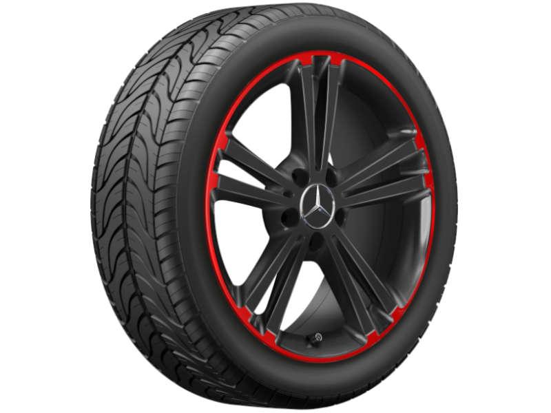 Original Mercedes-Benz Leichtmetallfelge 7,5 J x 18 ET 49 montiert mit Reifen, schwarz mit roten Akzenten, hochwertiges und aerodynamisches Design für sportliche Performance. Original Mercedes-Benz Leichtmetallfelge 7,5 J x 18 ET 49 montiert mit Reifen, schwarz mit roten Akzenten, hochwertiges und aerodynamisches Design für sportliche Performance.
