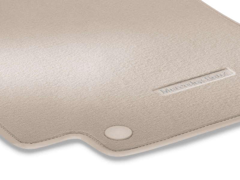 Veloursmatten CLASSIC Satz 4-teilig C-Klasse Baureihe 205 A20568004048T67 Veloursmatten CLASSIC Satz 4-teilig C-Klasse Baureihe 205 A20568004048T67