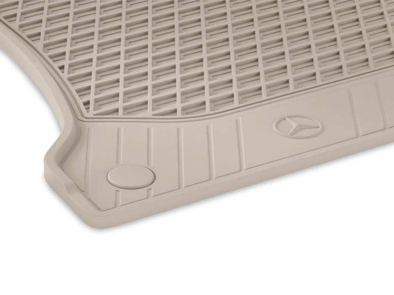 Premium Fußmatten in Macchiatobeige für E-Klasse