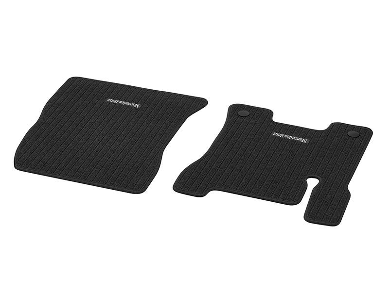 Sicherer Halt: Mercedes-Benz Ripsmatten mit Clip-Verschluss