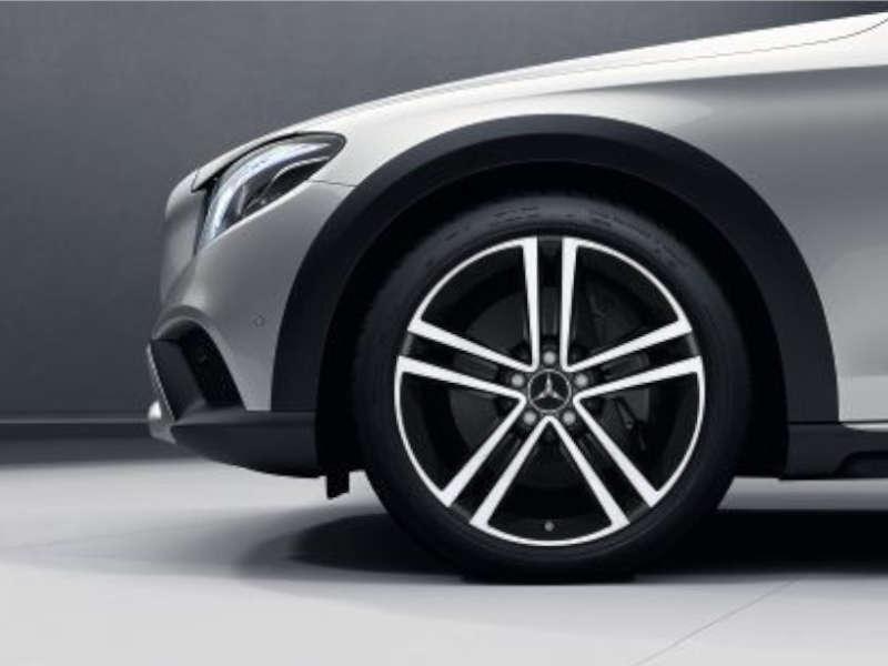 Original Mercedes-Benz 19-Zoll-Felge glanzgedreht in Schwarz für GLC C253/X253 – Ansicht der 5-Doppelspeichen-Designfelge mit Teilenummer A25340132007X23