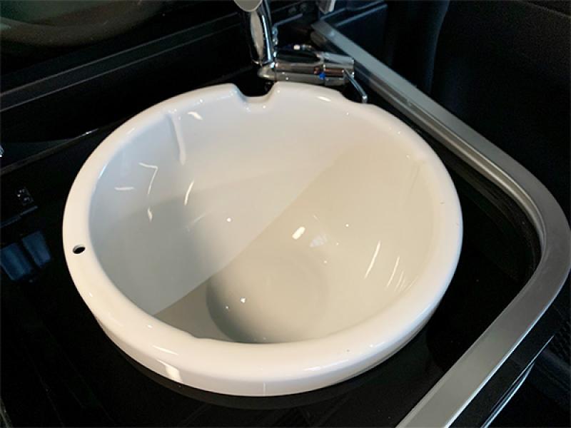 Die Spülschüssel in platzsparendem Design für maximalen Raumnutzen