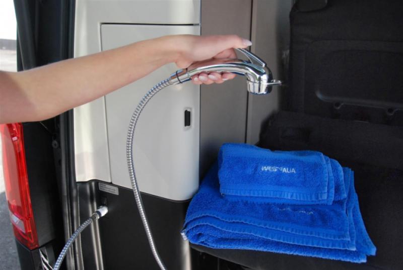 Westfalia Außendusche für den Mercedes-Benz Marco Polo – perfekte Ergänzung für Camping und Freizeit.