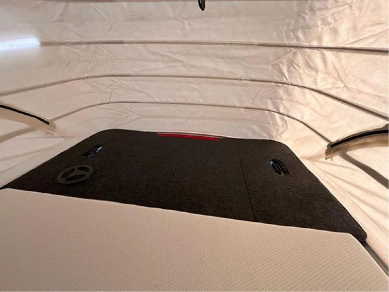 Mercedes Marco Polo Schlafboard für mehr Ablagefläche im Aufstelldach.