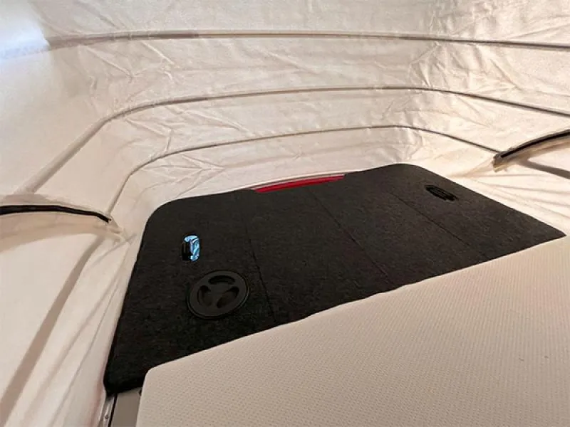 Komfortables Schlafboard für das Dachbett des Mercedes Marco Polo.