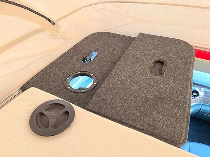 Bajonett-Anschluss für CaliHeat Heizschlauchsystem am Schlafboard.