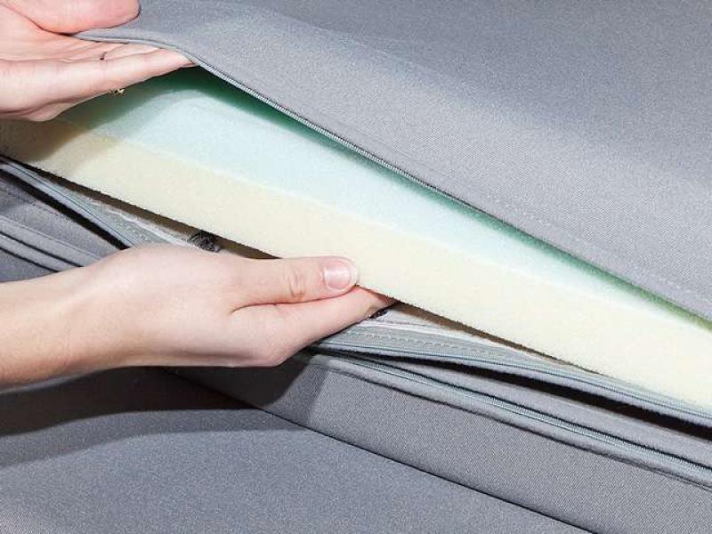 Detailaufnahme des herausnehmbaren Automobilnorm-Schaumstoffs des iXTEND Bettes, welcher höchsten Liegekomfort gewährleistet.